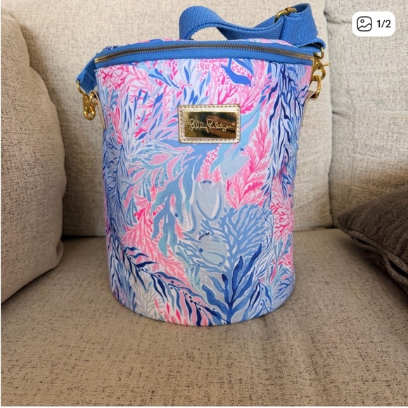 Lilly Pulitzer Handbags - Lilly Pulitzer kaleidoscope Beach Cooler Bag NWOT